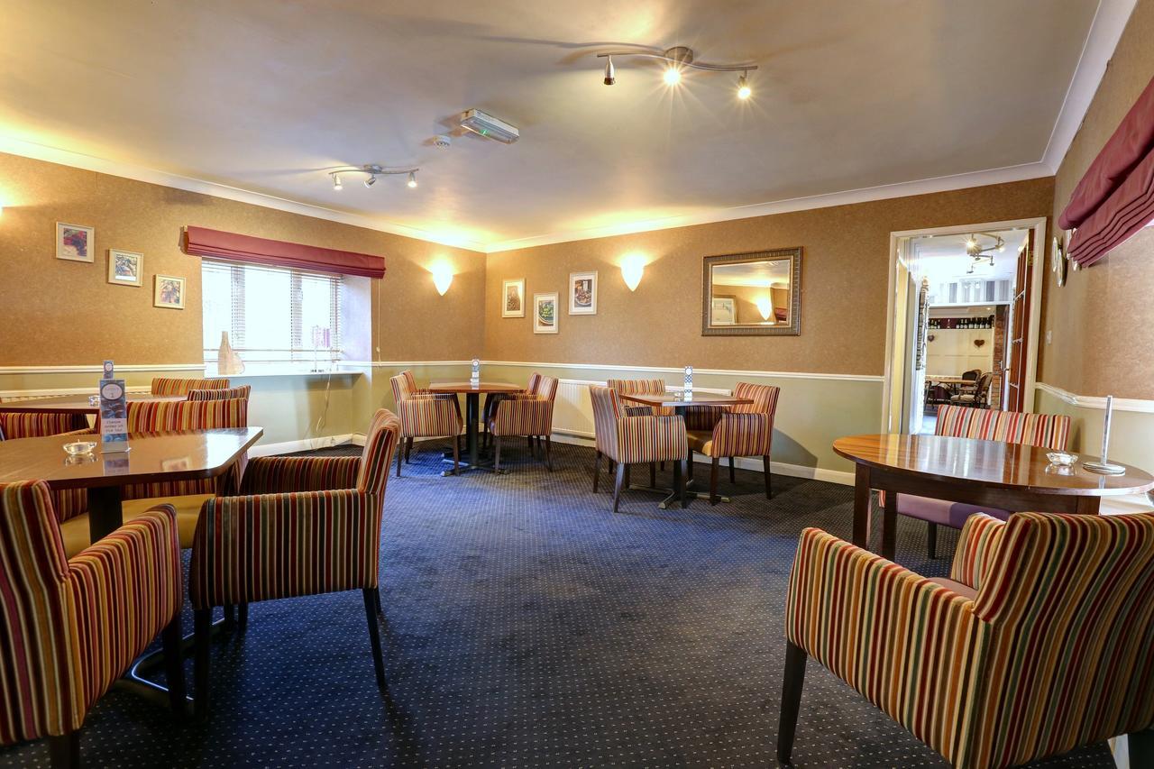 Manor Court Hotel Carnaby Extérieur photo