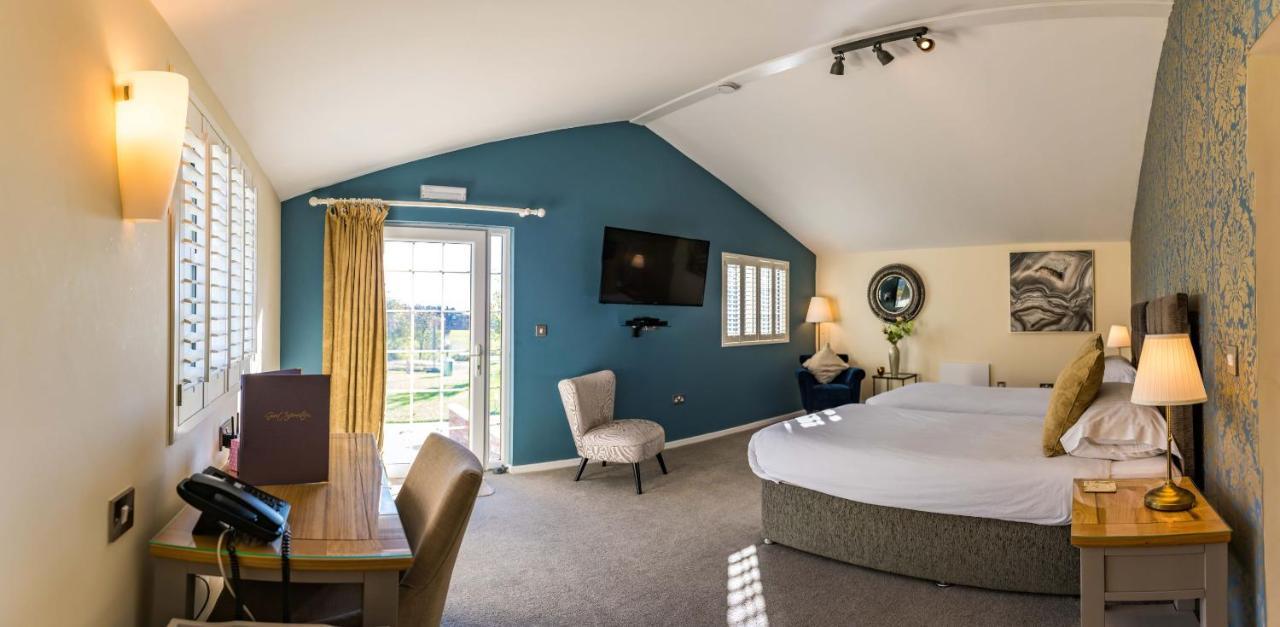 Manor Court Hotel Carnaby Extérieur photo
