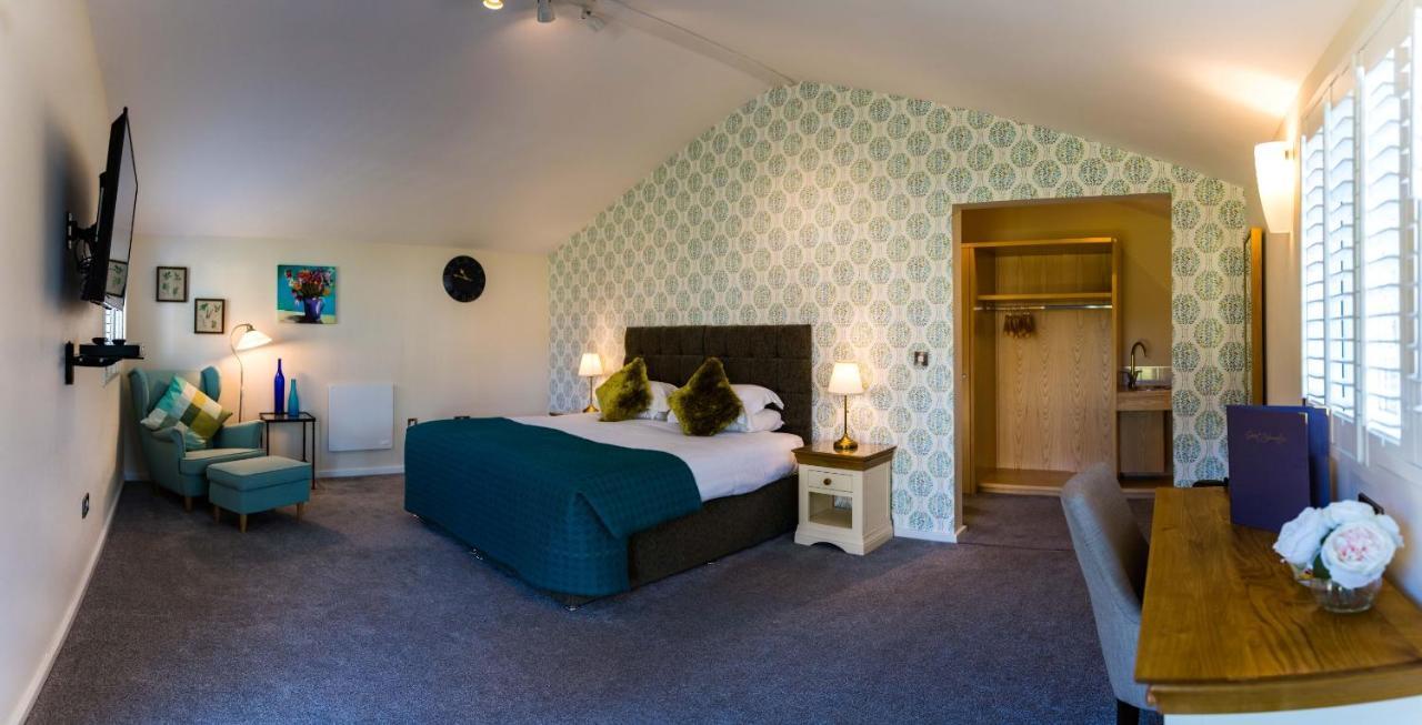 Manor Court Hotel Carnaby Extérieur photo
