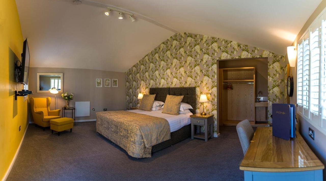Manor Court Hotel Carnaby Extérieur photo
